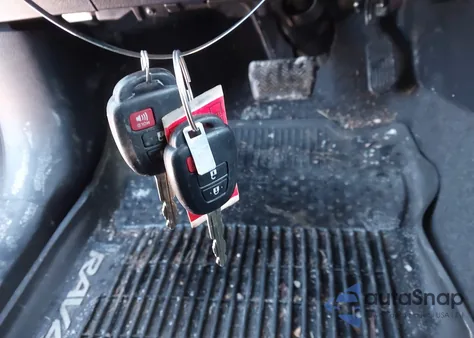 2018 Toyota Rav4 Le из США, поврежденный, VIN JTMBFREV4JJ748892